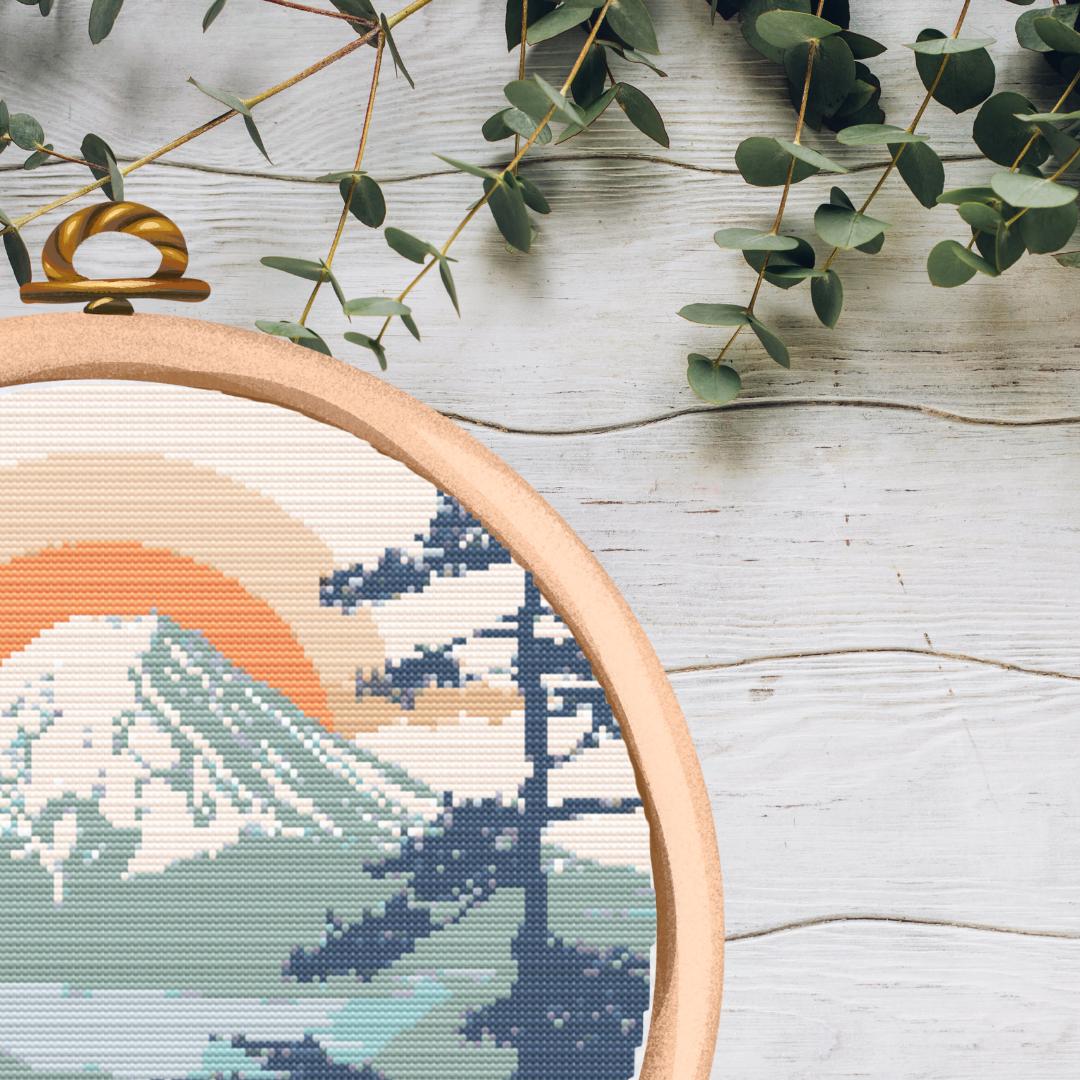 日本の山と木のクロスステッチ図案 |静かな自然をイメージした刺繍