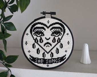 Sad Songs: Crying Heart - Kreuzstichmuster - PDF Download - Traditionelles Tattoo