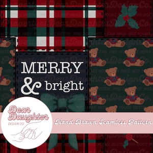 Op de afbeelding: Een feestelijk naadloos patroonontwerp met patchwork-elementen met kerstthema. Het ontwerp bevat teddyberen, ruitpatronen in rood, groen en wit, en de tekst "MERRY & bright". Een groene strik en hulsttakken dragen bij aan het vakantiethema.