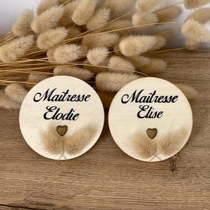 Magnet en bois. Cadeau pour les maîtresses