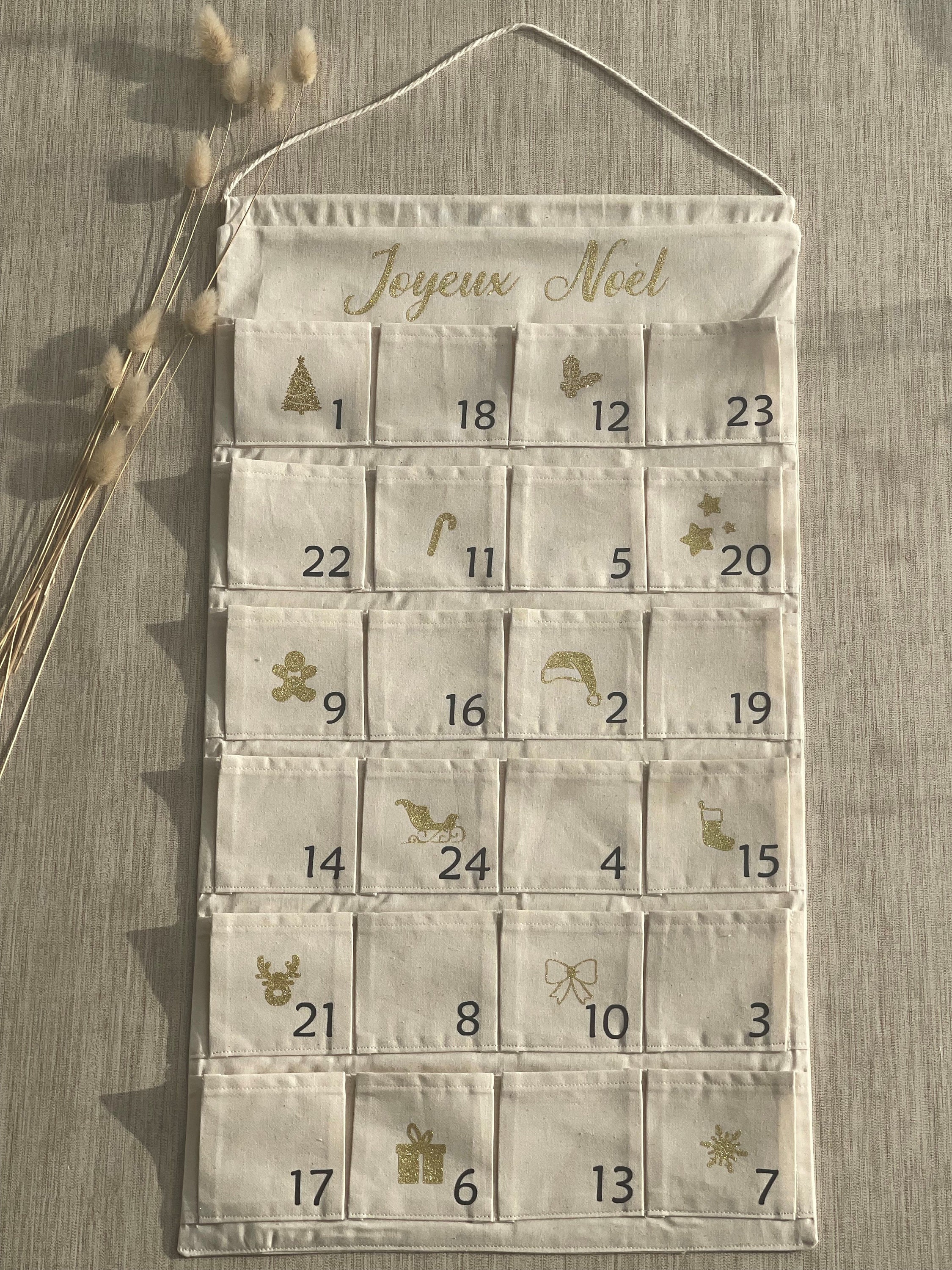 SAVORLIVING Calendrier de l'Avent à Remplir en Tissu, DIY Calendrier de L'Avent Tissu, Calendrier Suspendu Avent Noël avec 24 Pochette, Décoration de Noël Réutilisable à Suspendre (rouge