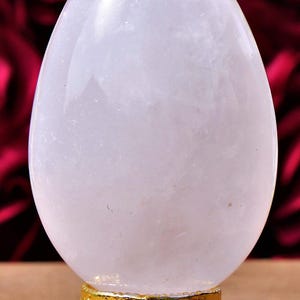 Uovo di cristallo di petalite bianca lucida: decorazione metafisica curativa (75 mm)