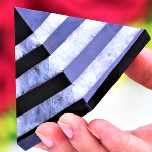 Piramide di tormalina nera e quarzo bianco: cristallo curativo energetico (65 mm)