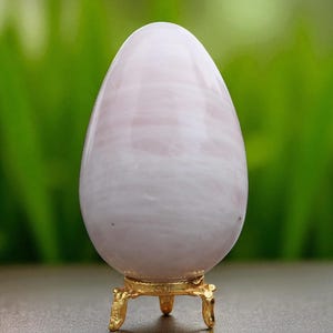 Grande uovo di quarzo rosa rosa chiaro: pietra curativa energetica di cristallo da 95 mm