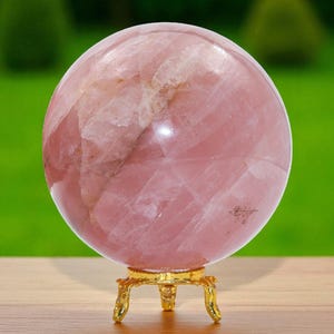 Sfera di cristallo di quarzo rosa grande: pietra curativa per la meditazione (85 mm)