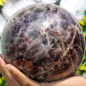 Grande sfera di cristallo di ametista blu: decorazione per l&#39;allineamento dei chakra (150 mm)