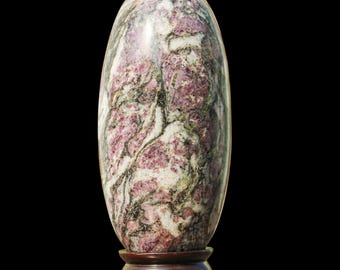 Lingam de corindón rubí natural: Piedra de meditación de cristal metafísico (155 mm)