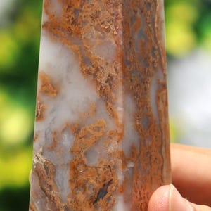 Grande obelisco di pietra di silvite elite: torre di cristallo curativa (150 mm)