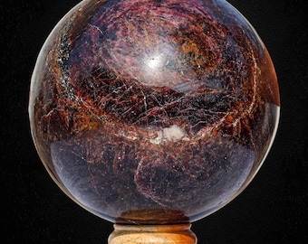 Esfera de granate rojo pulido: Piedra curativa de chakras grande (145 mm)