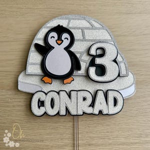 Décoration pour gâteau Pingouin | Nom et âge personnalisés | Anniversaire | Igloo | Neige