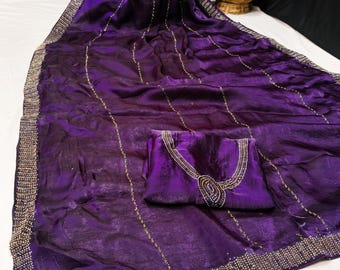 Sari en soie violette, bordure perlée, pièce de blouse