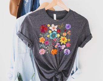 Wildflower Tshirt, Wild Flowers Shirt, Floral Tshirt, Flower Shirt, Gift for Women, Ladies Shirts, Best Friend Gift,Gift for Garden,Mom Gift