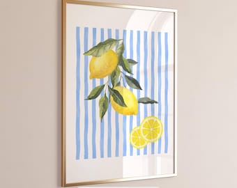 Puede incluir: Una impresión en acuarela enmarcada con limones y hojas sobre un fondo a rayas azules y blancas. La obra de arte incluye dos limones enteros, rodajas de limón y el texto "Digital Download" en la parte inferior.