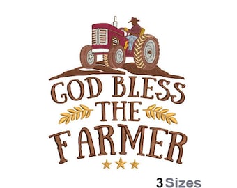 Peut inclure: Broderie représentant un tracteur rouge avec un agriculteur au volant, entouré de terre brune. Le texte "God Bless The Farmer" est écrit en brun avec deux épis de blé de chaque côté de "The". Trois étoiles dorées sont situées sous le texte.