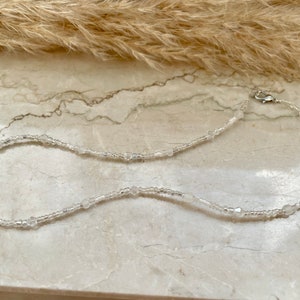 Choker Halskette klar, transparent, weiß Glasperlen, Glasschliffperlen & Rocaillesperlen Karabiner Bild 3