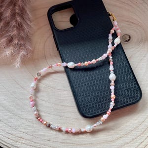 Mobiele telefoonketting roze, wit, crème & pastel pastelkleuren pasteltinten - zoetwaterparels, glazen kralen - mobiele telefoonhanger, mobiele telefoonband