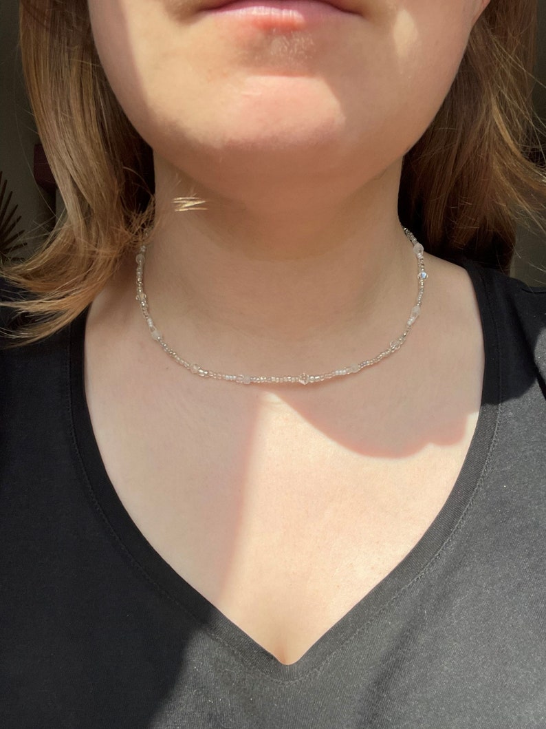 Choker Halskette klar, transparent, weiß Glasperlen, Glasschliffperlen & Rocaillesperlen Karabiner Bild 7
