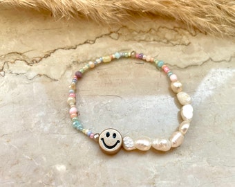 Bracelet perles d'eau douce avec smiley - perles de verre, perles de verre taillées, perles rocaille couleurs pastel tons pastel