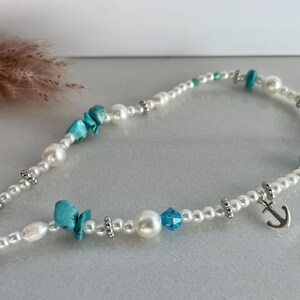 Chaîne de téléphone portable turquoise, bleu & blanc - perles d'eau douce, perles de verre taillées - pendentif de téléphone portable, dragonne de téléphone portable avec ancre, pierres naturelles