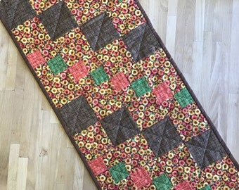 Quilted Table Runner - Fall Table Runner - Table Topper - Sunflowers - Holiday Thanksgiving Kitchen Decor