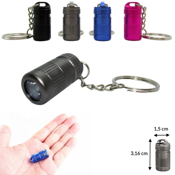 Mini-LED-Taschenlampen-Schlüsselanhänger, klein, 3 cm, 12 g | Batterien im Lieferumfang enthalten | Praktische, extrem leistungsstarke, wasserdichte LED-Taschenlampe am Schlüsselanhänger zu Hause