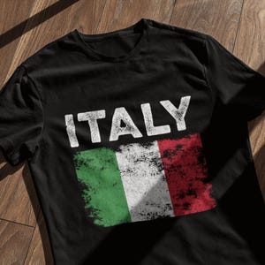 Italy Flag Distressed - Italian Flag T-Shirt