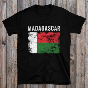 Madagascar Flag Distressed Malagasy Flag T-Shirt