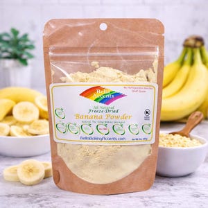 Bella Accents banana powder in pouch with fresh bananas and powder for baking and smoothies