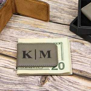 Clip para billetes grabado personalizado con caja de regalo, clip para billetes de cuero sintético personalizado, clip para billetes minimalista, tarjetero delgado con clip para billetes tipo billetera.
