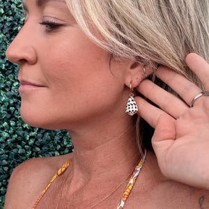 Boucles d'oreilles créoles en forme de coquillage hébraïque : bijoux étanches