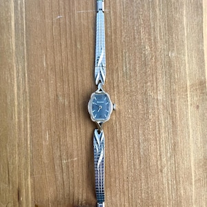 Vintage Bulova Ladies 10kt Gold Floral Cocktail Watch