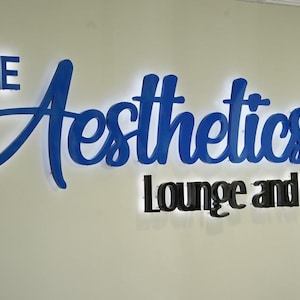 Letrero LED personalizado para negocios al aire libre, letrero con letras 3D de acero inoxidable retroiluminado, letrero iluminado con el logotipo de la empresa, letrero con palabras para escaparates, logotipo para exteriores