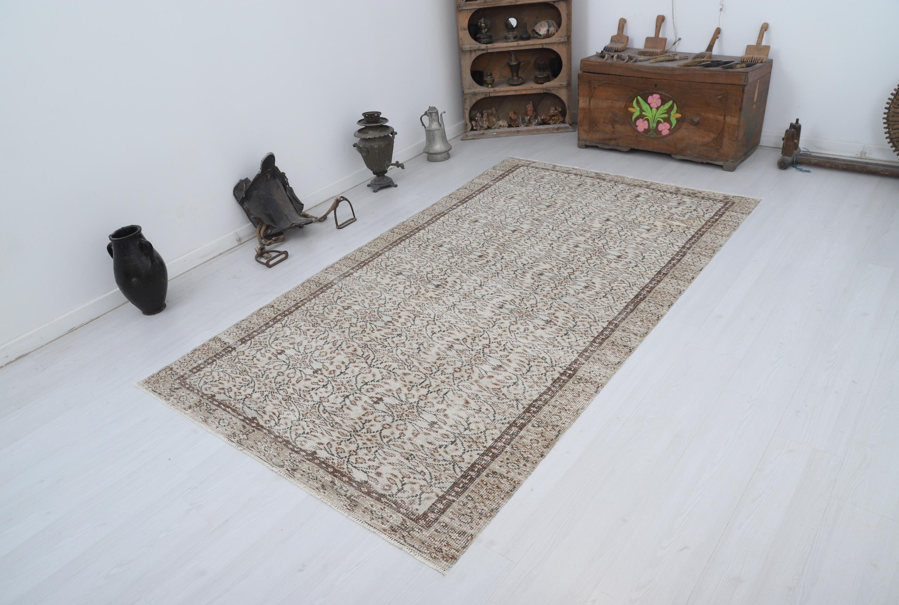 ウーシャック ヴィンテージ トルコ絨毯 5x8：ハンドメイドウール