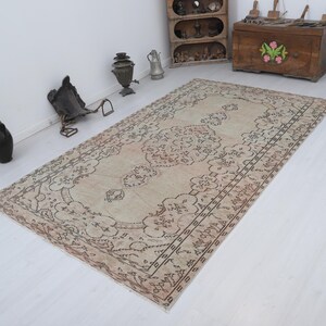 Handmade Wool Oushak Rug 5x9: Vintage Turkish Anatolian Carpet