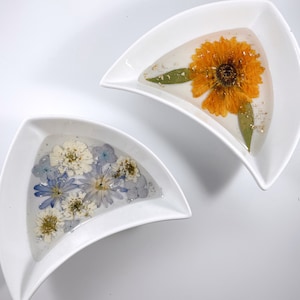 Floral Resin Moon Triangle Trinket Dish – Botanical Jewelry Holder, Handmade Epoxy Ring Dish, Unique Gift for Her
