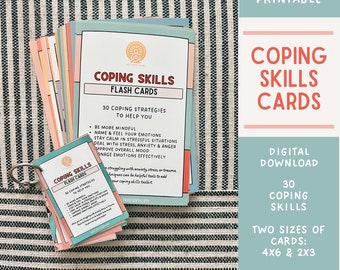Puede incluir: Un conjunto de tarjetas didácticas imprimibles de habilidades de afrontamiento. Las tarjetas están en una pila y en un anillo, con el texto "Coping Skills Flash Cards" y "30 estrategias de afrontamiento para ayudarte". Las tarjetas son en tonos de rosa, azul y blanco.