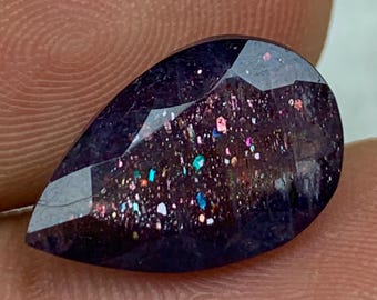 4,70 kt bloeddoorlopen ioliet zonnesteen, confetti ioliet zonnesteen, topkwaliteit ioliet zonnesteen, sprankelende glitter zonnesteen | ST-16| 14,6 x 9,4 x 6,2 mm