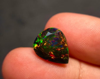 3.2cts- Smoked Ethiopian Welo Opal with Multicolor Fire at Discounted Price, Faceted Loose Welo Opal Black | EPO-549 | 13.6*11.4*6mm