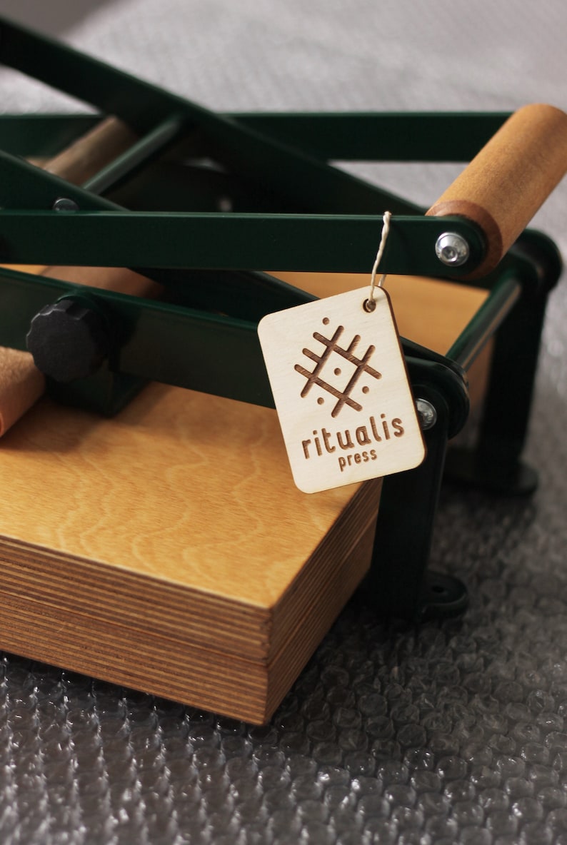 Popular A4 Size Linocut Printing Press Portable Lino Press Machine With Dual Levers Centering