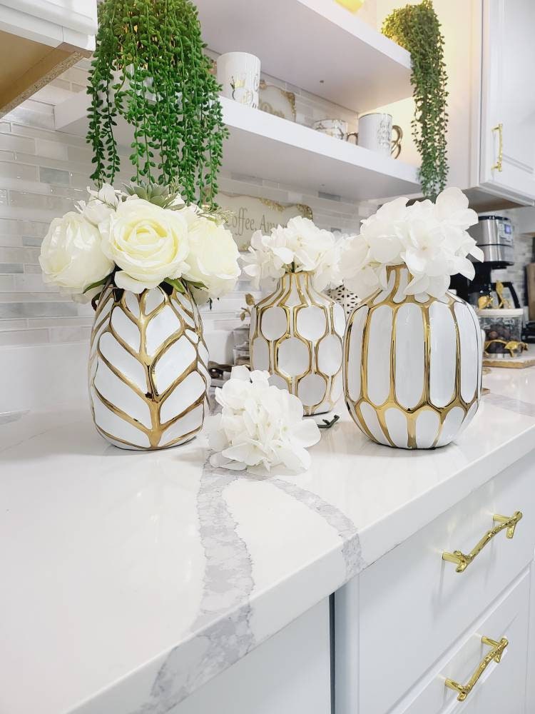 White/Gold White and Gold Glass Confetti Flower Vase