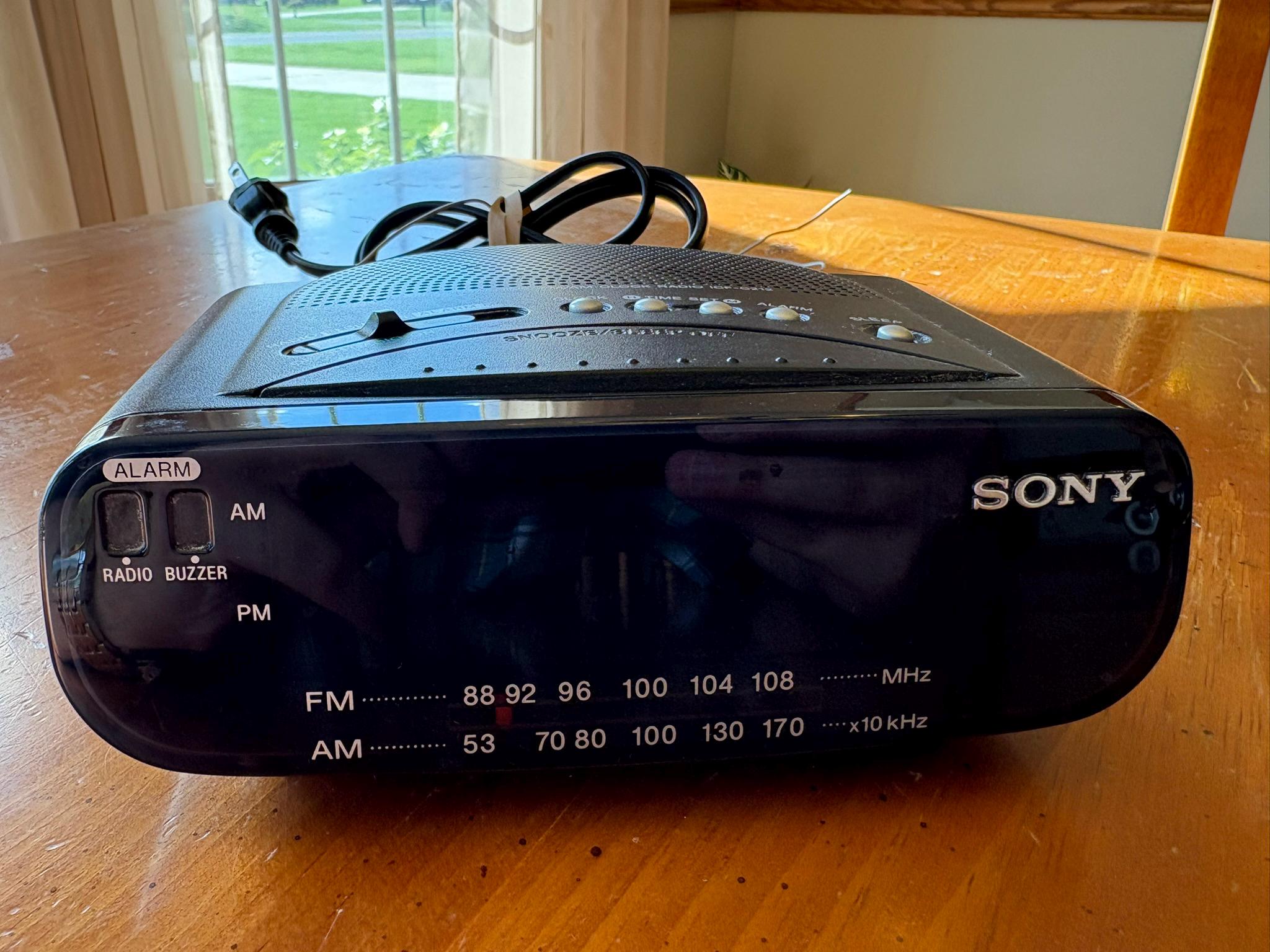 Sony - Dream-machine and Radio - Model ICF - C212 - Black - Radio