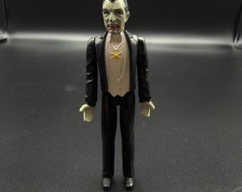 Vintage 1980 Remco Universal Monsters Dracula 3.75" Mini Vampire Action Figure