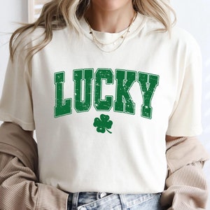 Comfort Colors© Retro Checkered Lucky Shirt, St Patrick&#39;s Day Shirt, Lucky Shamrock Shirt, Four Leaf Clover Shirt, St Patricks Day Outfit