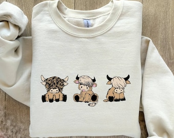 Highland Cow Sweatshirt, Cow Gifts, Cute Cow Sweatshirt, Highlander Cow Sweatshirt, Western Crewneck, Cow Sweatshirt, Southern Sweatshirt