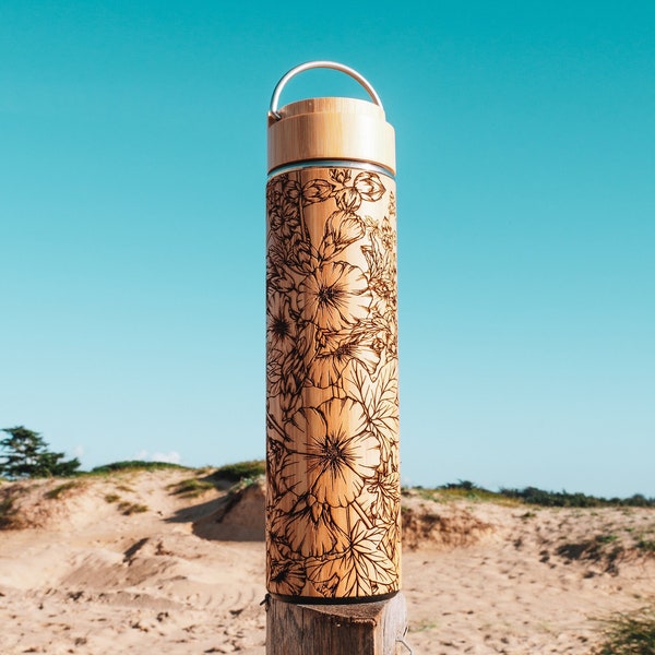 Gourde / thermos en bambou 500ml , motif de rose trémières