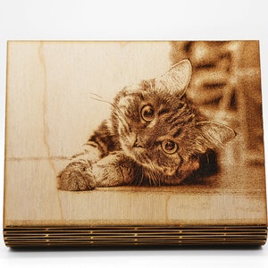 Image engraving / horizontal photos on a 13x18 wooden board with support feet (landscape format) - AZTEKA