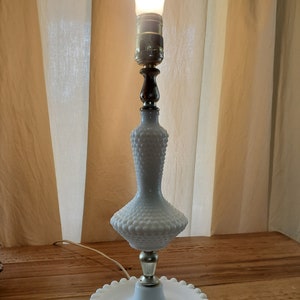 Retro Vintage White Milk Glass Table Lamp