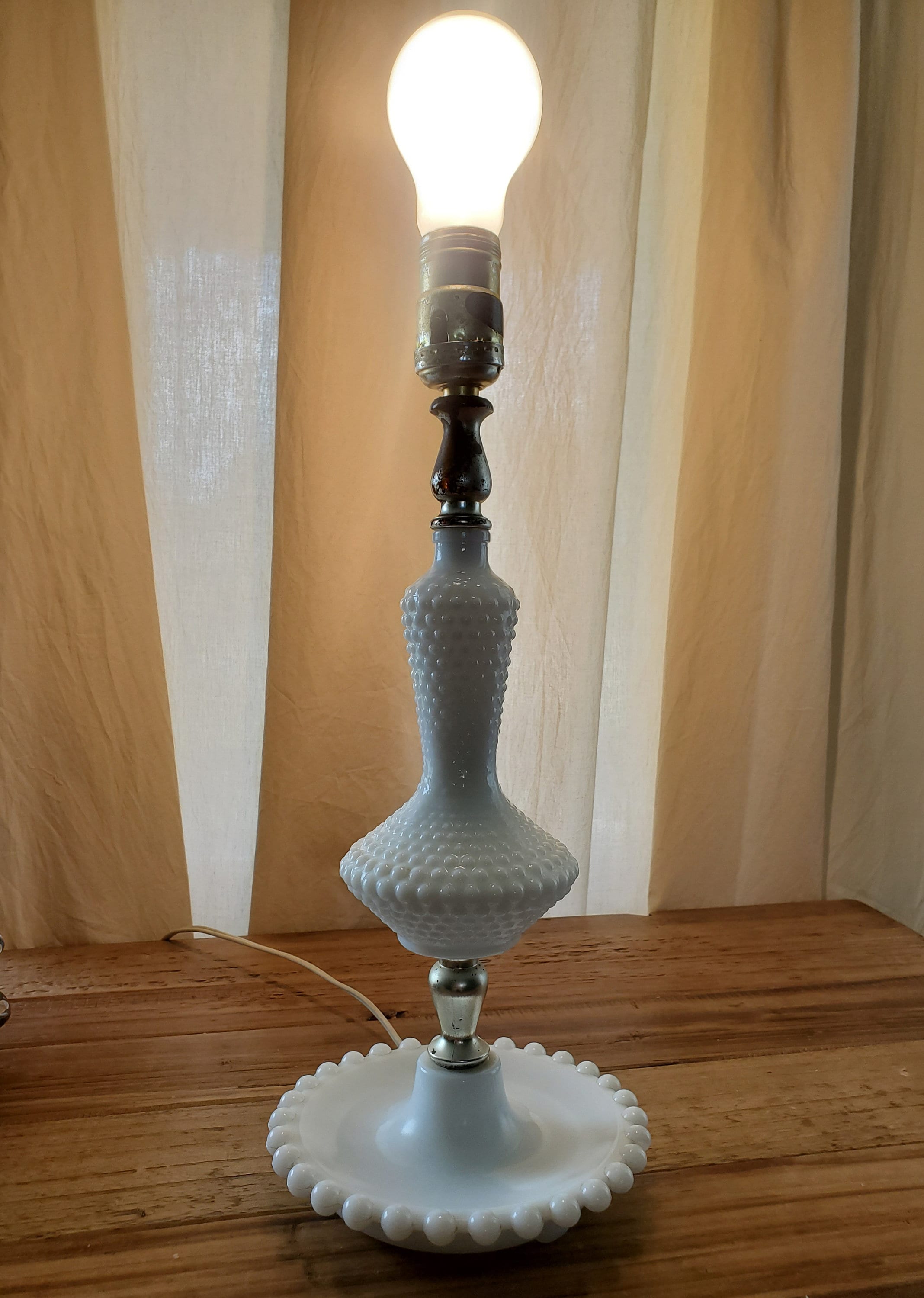 Retro Vintage White Milk Glass Table Lamp - Etsy
