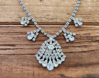 Dazzling Vintage Clear Rhinestone Geometric Pendant Choker Necklace