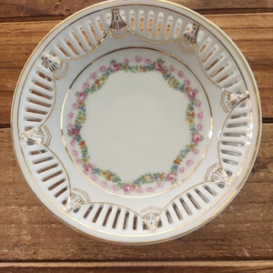 Vintage Set of 2 Porcelain Schumann Bavaria Reticulated Floral Trinket Dishes